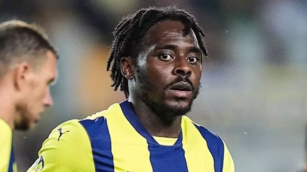 Fenerbahçe'yle yollarının ayrılmasına kesin gözle bakılan Bright Osayi-Samuel futbol dışı bir haberle gündeme geldi. Görseli