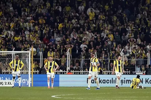 Şampiyonluğu kaybeden Fenerbahçe gözünü transferlere dikti. Görseli