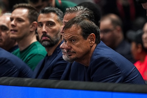 Fenerbahçe resmi hesabından Ergin Ataman'a gönderme... Görseli