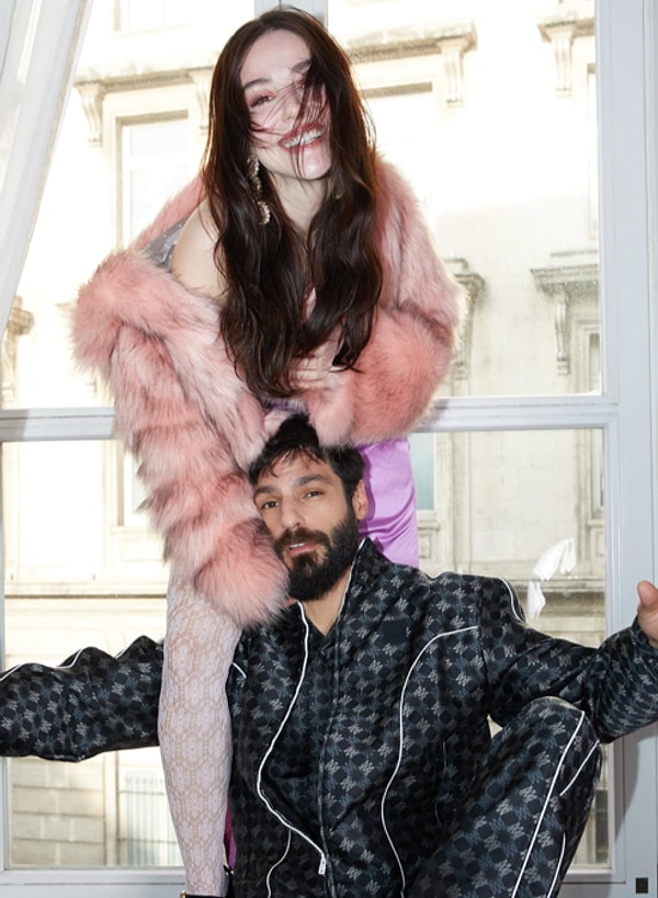 Habertürk'ten Eren Gürel'in haberine göre, son dönemde özel hayatıyla olduğu kadar kariyeriyle de adından söz ettiren Gürel, hakkındaki hamilelik söylentilerine de esprili bir dille yanıt verdi.
