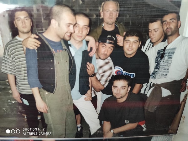 Cartel'e yalnızca bir müzik grubu demek yanlış olur.