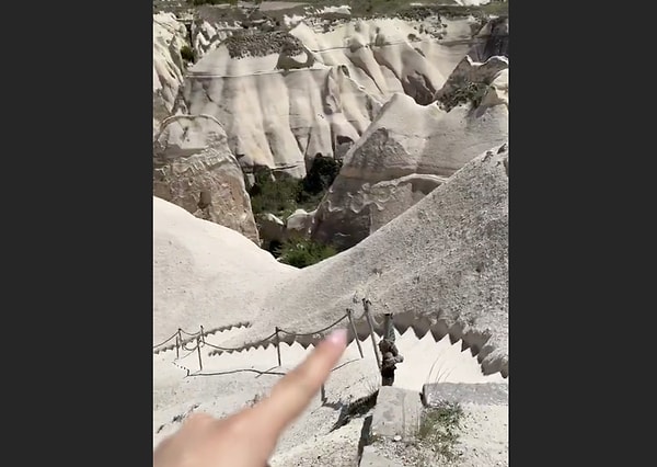 Her mevsim farklı bir güzellik sergileyen Kapadokya, bir masal diyarı gibi görünüyor. Görseli