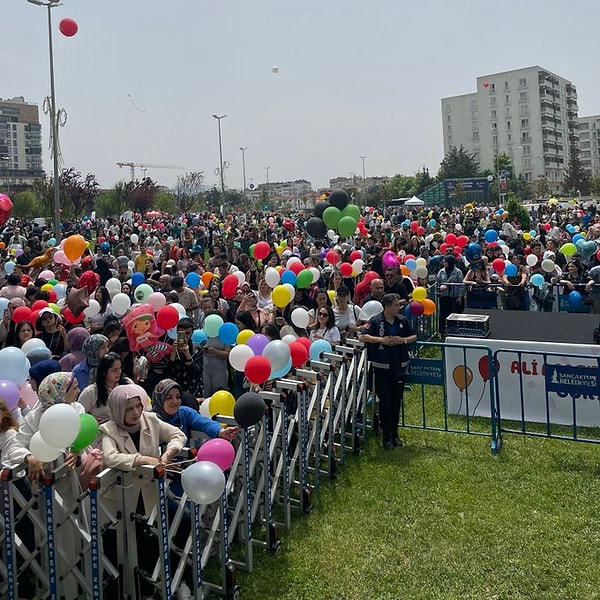Ali Asaf için büyük geldi.