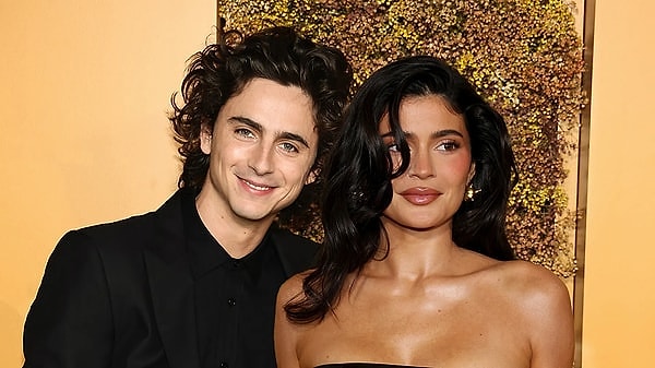 Dünyanın en tanınan isimlerinden birisi olan Kylie Jenner, uzun bir süredir oyuncu Timothée Chalamet ile aşk yaşıyor biliyorsunuz. Görseli