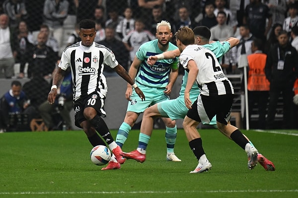 Beşiktaş 90.dakikada yıkıldı Görseli