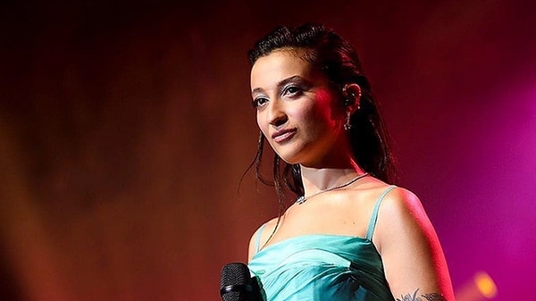 7. Melike Şahin- Durma Yürüsene?