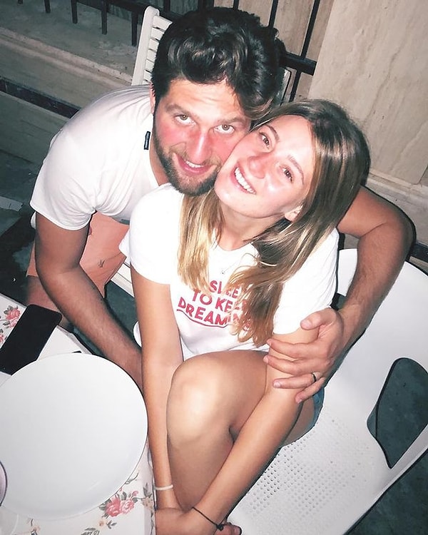 Gizem Karaca, 2017 senesinde Kemal Ekmekçi ile evlendi. Görseli