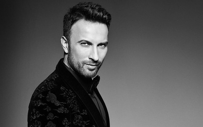 Bir Gülüşüyle Pop’un Kralı Oldu: Müziğin Efsanelerinde Bu Hafta Tarkan