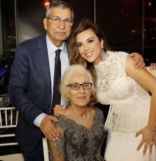 İstanbul Levent’teki Barbaros Hayrettin Paşa Camii’nde kılınan cenaze namazında Hünel ailesi gözyaşlarına boğulmuştu.