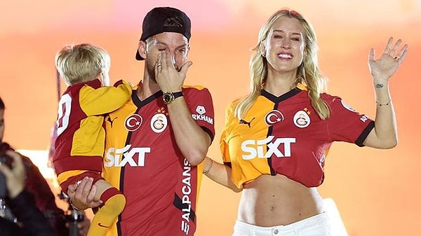 Mertens ve ailesi, Yenikapı'daki kutlamalarda Galatasaray'a veda etti Görseli