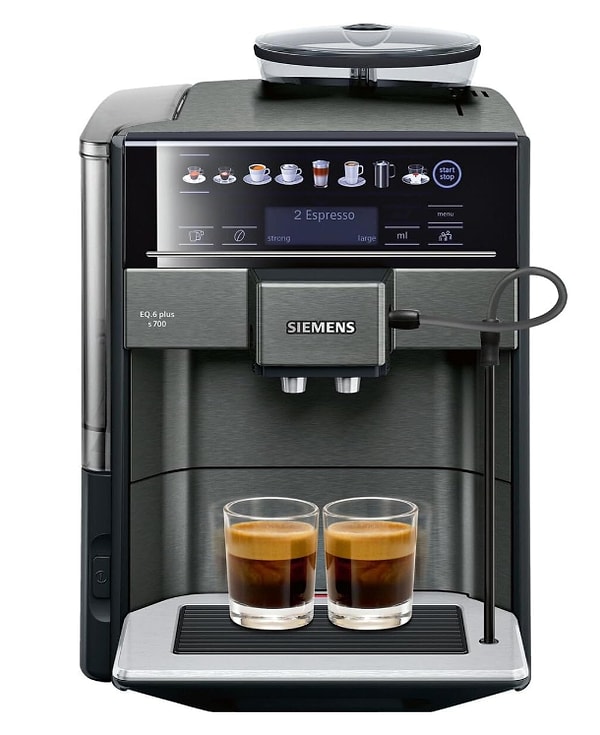 Siemens EQ6 Plus S700 TE657319RW, tam otomatik olmasının ötesinde, kahveyi tamamen kişiselleştirmeni sağlayan bir teknoloji sunuyor. Kahve özelleştirme konusunda çıtayı yükselten bir barista!