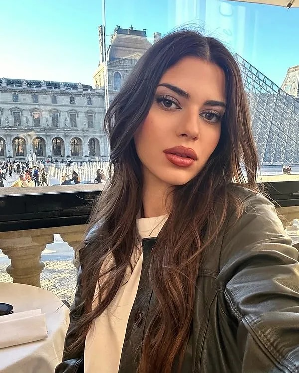 @roastmyenglish adlı Instagram hesabından yanıt verdi İngilizce öğretmeni Nurşen Önder.