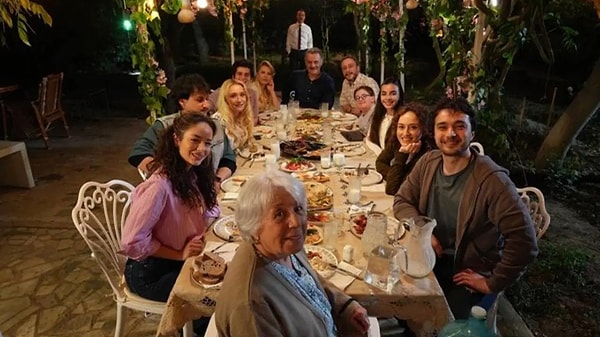 Aile Saadeti Konusu Nedir?