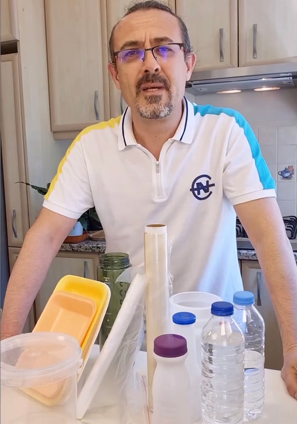 Erdem Öner son zamanlarda bilgilendirici içerikleriyle sıkça karşımıza çıkıyor. Görseli