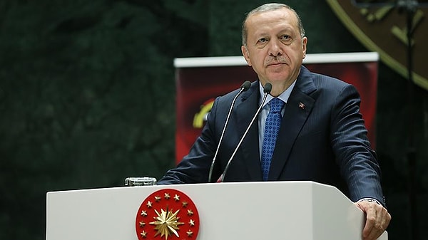 Cumhurbaşkanı Recep Tayyip Erdoğan, “Free İmamoğlu” pankartı için Pedro Sanchez’e tepki gösterdi. Görseli