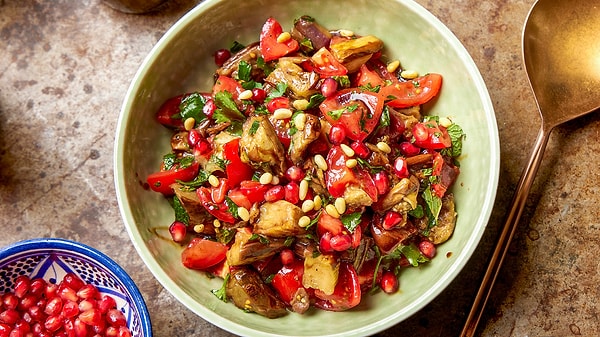 10. Köz Patlıcan Salatası