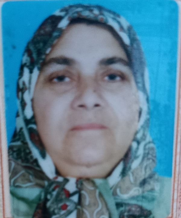 Çukurova ilçesindeki bir özel hastanede tedavi gören 76 yaşındaki Hülya Dudu Kahveci öğle saatlerinde hayatını kaybetti.