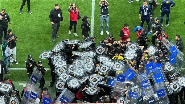 Fenerbahçe, 19 Mayıs 2024'te Rams Park’ta oynanan mücadelede Galatasaray’ı 1-0 mağlup etmişti.