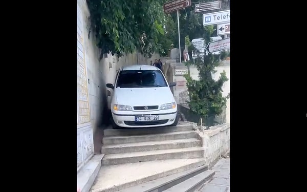 Bu sistemler, sadece yol tarif etmekle kalmıyor, aynı zamanda trafik durumunu anlık olarak bildirerek, zaman tasarrufu sağlıyor.