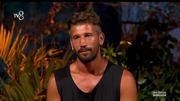 Survivor'da Adem'in saçındaki değişiklik gözden kaçmadı.