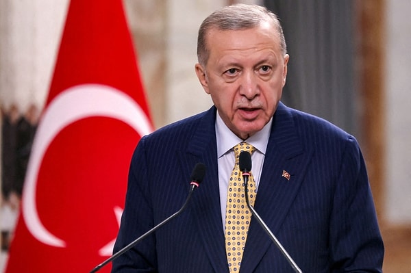 Cumhurbaşkanı Erdoğan'ın anayasa değişikliği için attığı adımlar hakkında da konuşan Yıldırım, şunları söyledi: