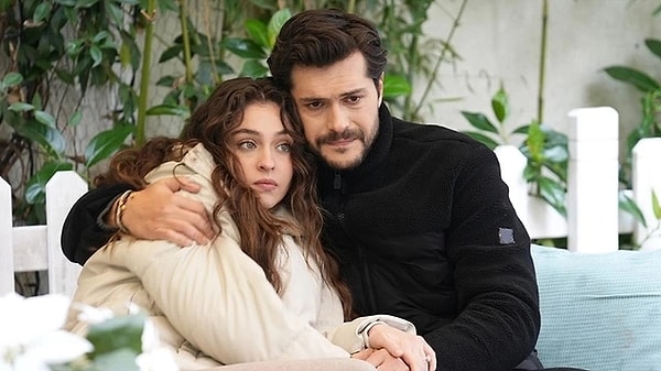 11. Leyla karakterine hayat veren Cemre Baysel, Alperen Duymaz'la ilgili iddiaları yanıtladı.