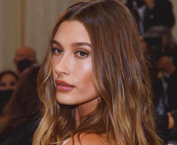 Hailey Bieber'ın markası Rhode rekor fiyatla satıldı. Görseli