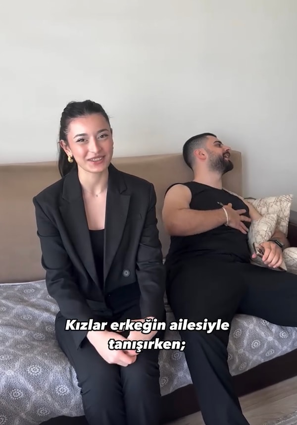 İşler ciddiye binmeye başladığında tarafların en çekindiği durumlardan oluyor ailelerle tanışmak. Görseli