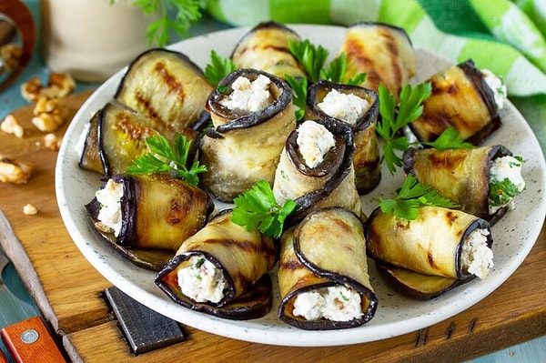 7. Patlıcan Rulo ve Mini Havuç Cipsleri