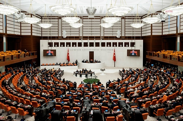Teklife göre, Türkiye Enerji, Nükleer ve Maden Araştırma Kurumu (TENMAK) için Anayasa Mahkemesi’nin kararı doğrultusunda vergi, harç ve gümrük muafiyetleri yeniden düzenlenirken TENMAK’ın mal ve varlıkları devlet malı sayılıp ve haciz yasağı getirilmesi öngörülüyor. Görseli