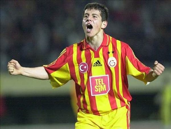 Emre Belözoğlu, Galatasaray'da oynamasına rağmen Fenerbahçe forması giymesini de anlattı.