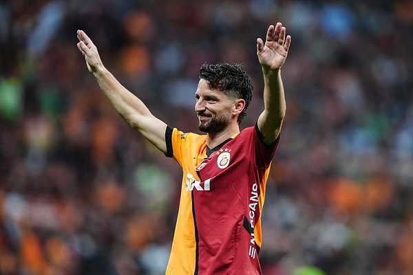 Galatasaray, Başakşehir'i ağırlıyor. Görseli