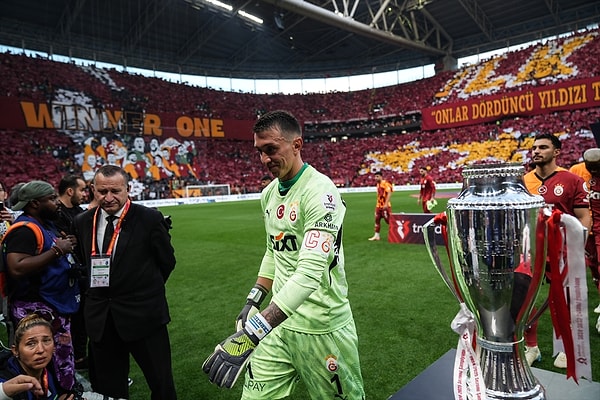 O vedalardan biri de Muslera'dandı... Görseli
