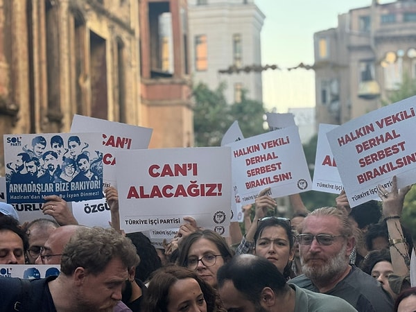 Ablukanın ardından gözaltı yapıldı.