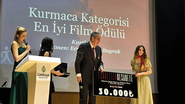 Ankara’da düzenlenen bir film festivalinde ilginç anlar yaşandı.