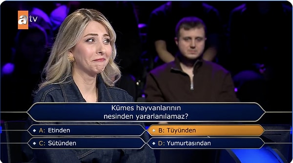 Yarışmacıya "Kümes hayvanlarının nesinden yararlanılmaz?" diye soruldu. Görseli