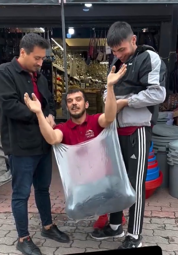 Reklam denince yaratıcılık gerekiyor. Görseli