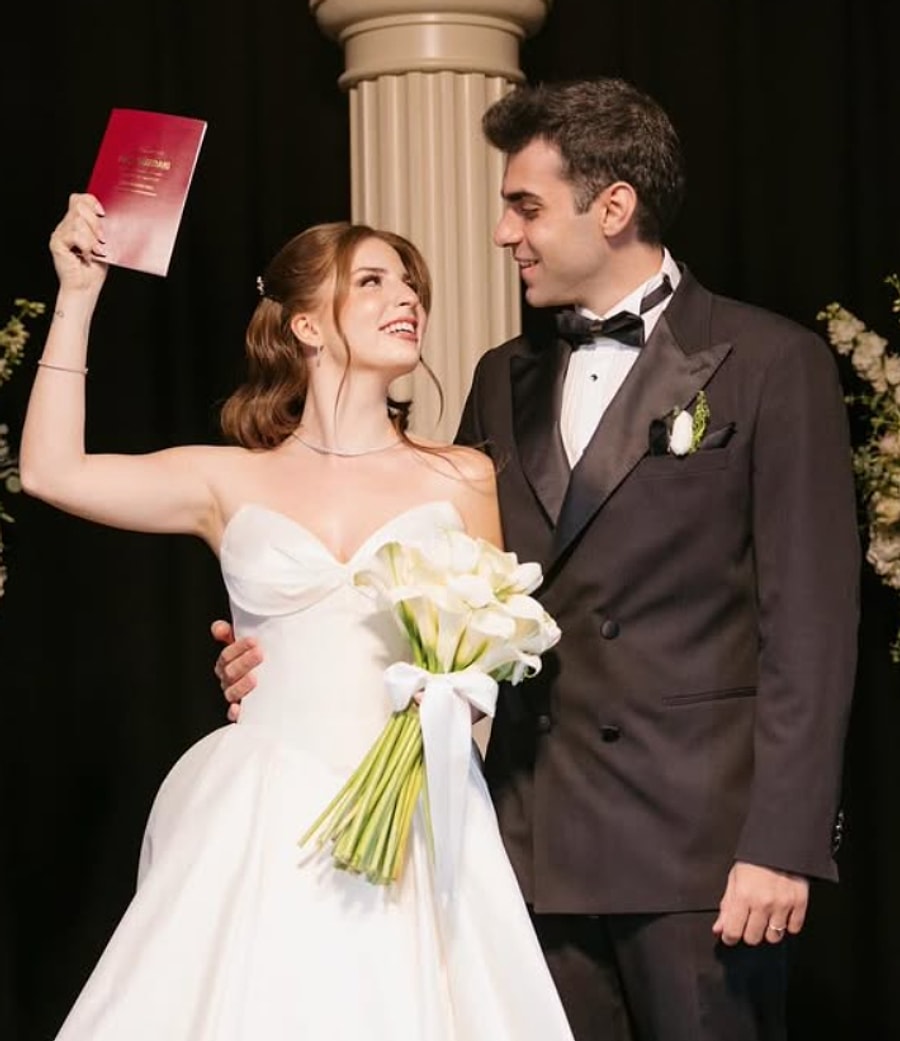 Sihirli Annem'in �ilek'i Zeynep �zkaya'n�n Gelinli�i Tekmeleyerek Y�r�mesi X Kullan�c�lar�n�n Diline D��t�