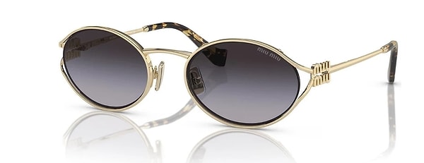 8. Stilinize lüks bir dokunuş katmak için Hepsiburada’da indirimde olan Miu Miu Kadın Oval Gold Metal Güneş Gözlüğü tam size göre!