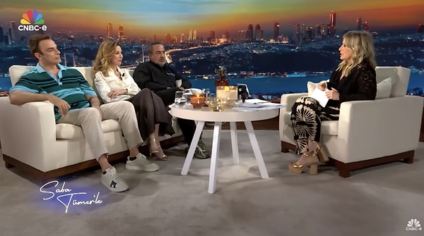 Saba Tümer de epey ses getiren Sihirli Annem filminin 'Betüş'ü İnci Türkay, 'Yavuz'u Jess Molho ve yönetmeni Mustafa Kotan'ı konuk etti. Görseli