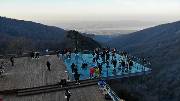 7. Kocaeli Separate Planet Glass Terrace