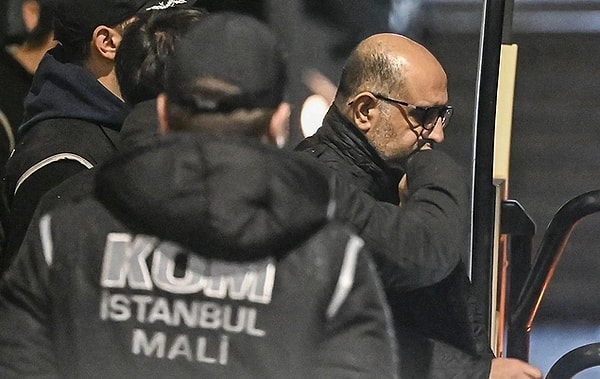 İstanbul Cumhuriyet Başsavcılığı tarafından İstanbul’da bazı belediyelere, belediye başkanlarına ve belediyelerin üst düzey yöneticilerine rüşvet vermek suretiyle ihale süreçlerini organize ettiği, ihaleleri kendi firmalarının almasını sağladığının tespit edilmesi iddiasıyla 13 Ocak 2025’te soruşturma başlatılmıştı. Görseli