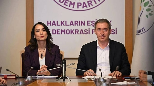 DEM Parti'den Eren Bülbül'ün annesi Ayşe Bülbül'e bayram tebriği.