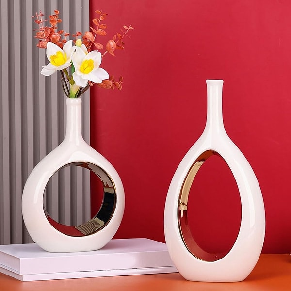 Oturma odanızda, banyonuzda ya da mutfağınızda kullanabileceğiniz çok şık minimalist tarza sahip bir vazo.