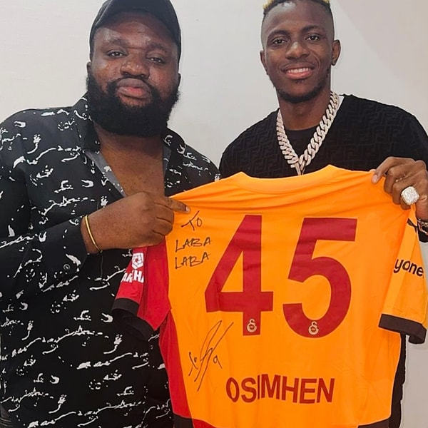 Buchi Laba, Galatasaray taraftarına tepki gösterdi Görseli