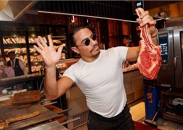 Salt Bae Nusret ABD’de bir restoranını daha kapattı. Görseli