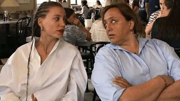 Güzel oyuncu Serenay Sarıkaya’dan Ayşe Barım'lı Bayram Mesajı Görseli