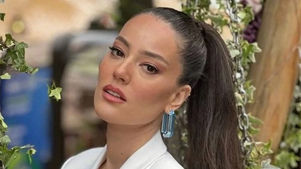 Anıl Altan ile boşanma sürecinde olduklarını itiraf eden Pelin Akil'in yeni hamlesi dikkat çekti!