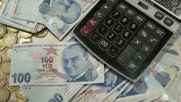 Hazine ve Maliye Bakanı Mehmet Şimşek, Gelir İdaresi Başkanlığı'nın teknolojinin sunduğu tüm imkanlardan yararlanarak vergisel yükümlülüklerini tam ve zamanında yerine getirmeyen mükelleflere yönelik çalışmalarını sürdüreceğine dikkat çekti. Görseli