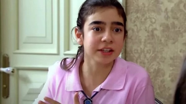 2011-2013 yılları arasında atv'de yayınlanan Alemin Kıralı dizisini muhakkak hatırlarsınız. Görseli